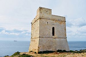 Tal-Hamrija Tower, Qrendi 10.jpg