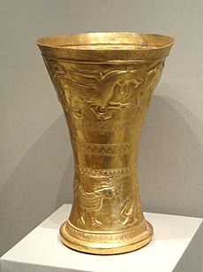 Beaker, 1100-1000 BC, Marlik, northwest Iran, gold - Cleveland Museum of Art - DSC08151