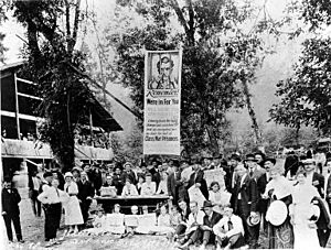 Large group of IWW members at picnic, Seattle, Washington, July 20, 1919