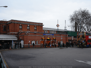 LondonUnderground GoldersGreenStation.png