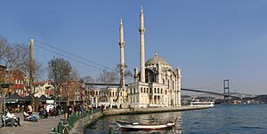 Ortakoey Istanbul Bosporusbruecke Mrz2005