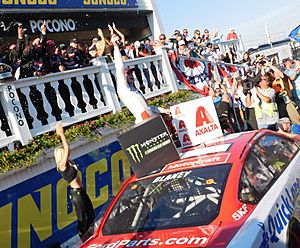 Ryan blaney victory lane (35229940286)