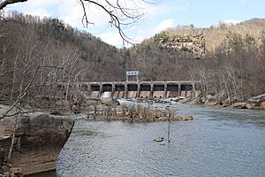 Hawks Nest Dam 2022a