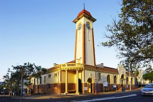 Sandgate Town Hall (8076224299).jpg