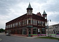 2009-0619-Marinette-DunlapSquare