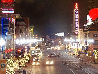 Hennepin Avenue-Minneapolis-2006-12-14.jpg