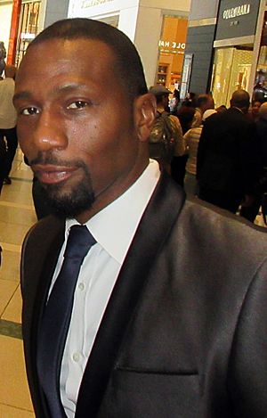 Leon Robinson (33829442168) (cropped).jpg