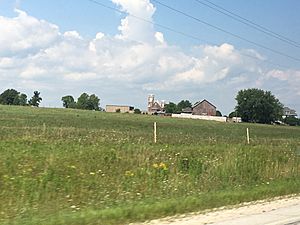 Newtonburg skyline west of WIS 42