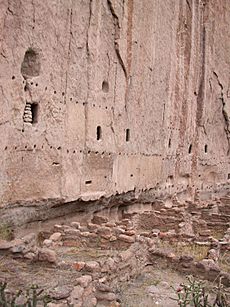 Bandalier houses