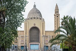 Basílica de Lourdes, Santiago 20191219 21.jpg