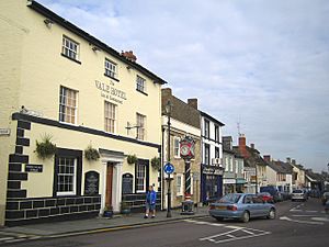 Cricklade, High Street - geograph.org.uk - 268609.jpg