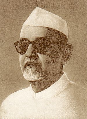 President Zakir Husain 1998 stamp of India (cropped).jpg