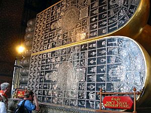 Reclining Buddha feet