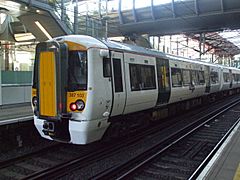 Unit 387103 at Farringdon.JPG