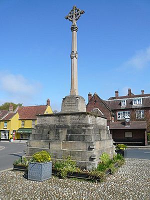 War Memorial - geograph.org.uk - 1269172.jpg