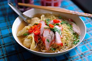 Bami mu daeng kiao