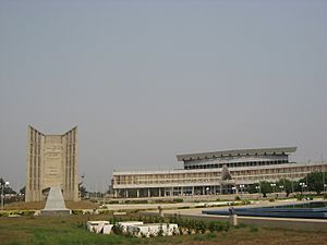 Buildings in Lomé (6717151255)