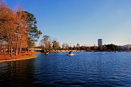 Gfp-texas-houston-lake-at-hermann-park.jpg