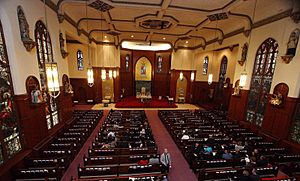 Interior rold Sacred Heart