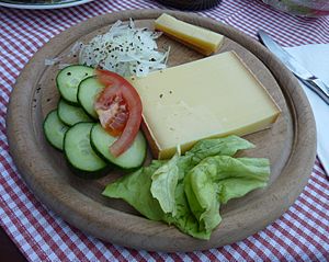 Bergkäse angerichtet