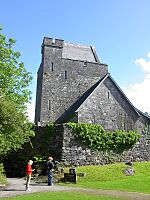 Craggaunowen Castle 2004.jpg