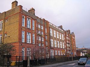 Hackney, Brook Community Primary School, E8 - geograph.org.uk - 627189