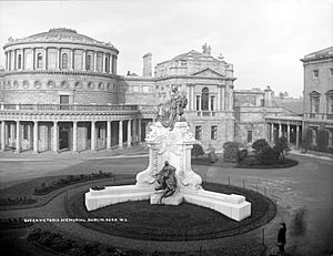 Queen Victoria "visits" Library Towers (8409924813)