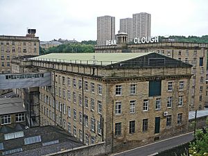 Dean Clough Mills (3668423915)