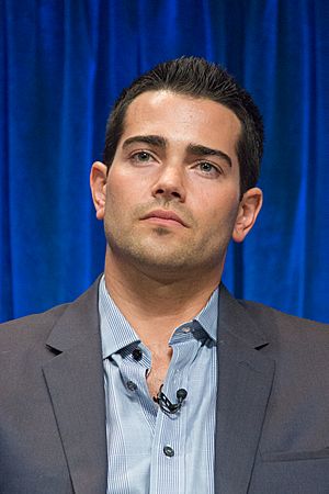 Jesse Metcalfe at PaleyFest 2013.jpg