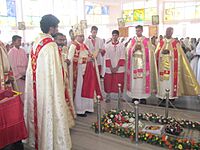 Kanjirappally Bishop Mar Mathew Arackal at Tomb of Mar Varghese Payyappilly Palakkappilly