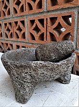 Molcajete tripode usado