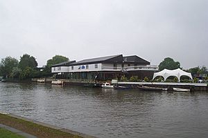 Ravens-ait-looking-upstream