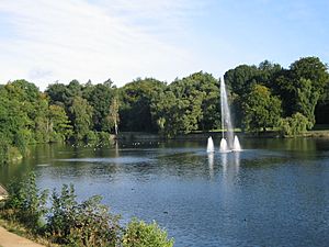 Roundhay Upper Lake2007