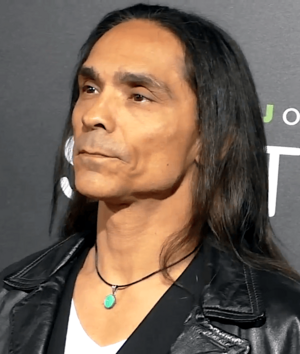 Zahn McClarnon 2016.png