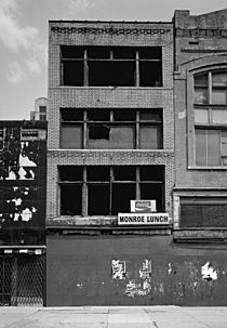 104-106 Monroe Street 1989