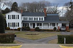 Brown-Cowles House with driveway