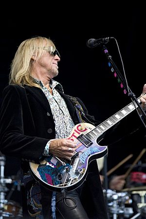 Davey Johnstone 2008