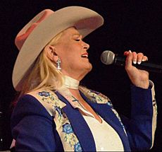 Lynn Anderson on stage April 2011