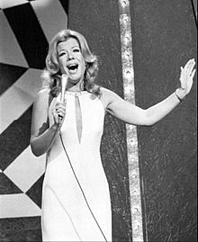 Vikki Carr 1974.JPG