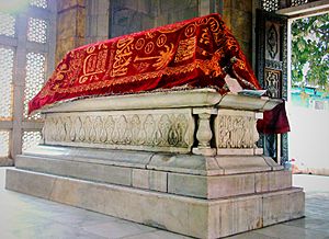 Grave of Sultan Qutb al-Din Aibak.jpg