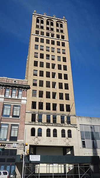 Griffith Building sunny jeh.jpg