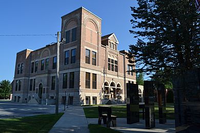 Hancock County Courthouse