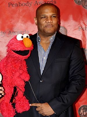 Kevin Clash Elmo 2010 (cropped)