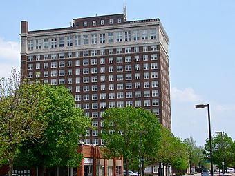 LeClaire Hotel Moline IL.jpg