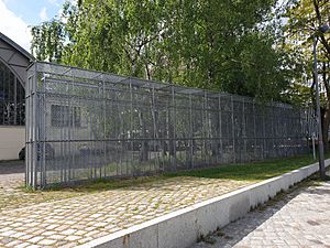 Skulptur Invalidenstr 50 (Mitte) Double Cage Piece&Bruce Nauman&1974