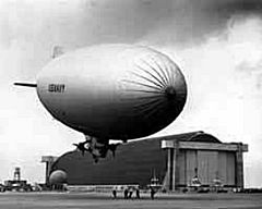 00US Navy blimp at NAS Santa Ana 1943