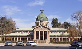 Bathurst Courthouse.jpg