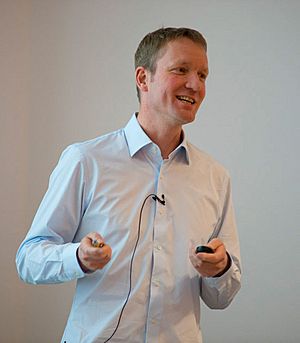 Jan Löwe Lecturing.jpg