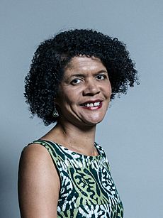 Official portrait of Chi Onwurah crop 2