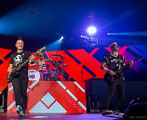 Blink-182, 2016